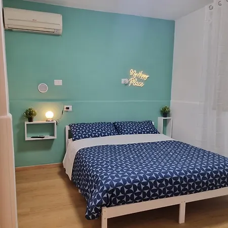 Happy House Tiburtina Apartman