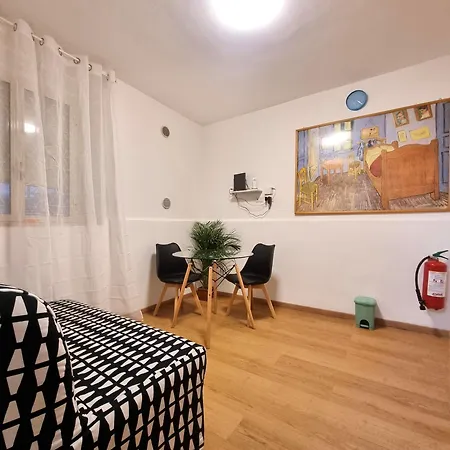 Happy House Tiburtina Апартаменты *